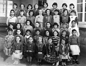 ECOLE DE LA CITE PETIT FILLES 1955 XXX N01 MME MONTAUT